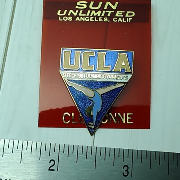 1984 Los Angeles UCLA Woman's Olympic Gymnastics Handstand Sports Venue Pin - Picture 3 of 3